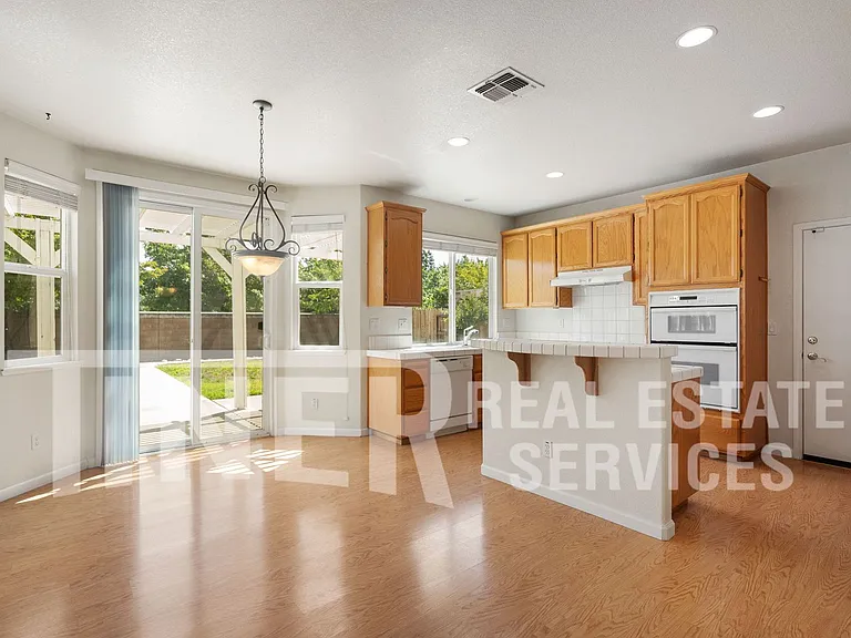 10928 Bianco Way — Photo 3