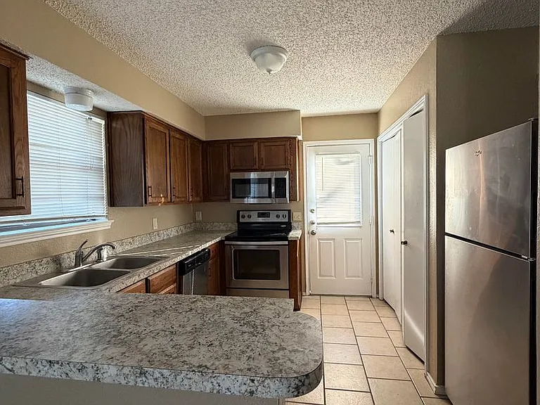2530 Indigo Ln — Photo 23