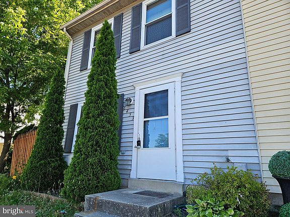 2nd image of 6453 Lacrosse Ln NE