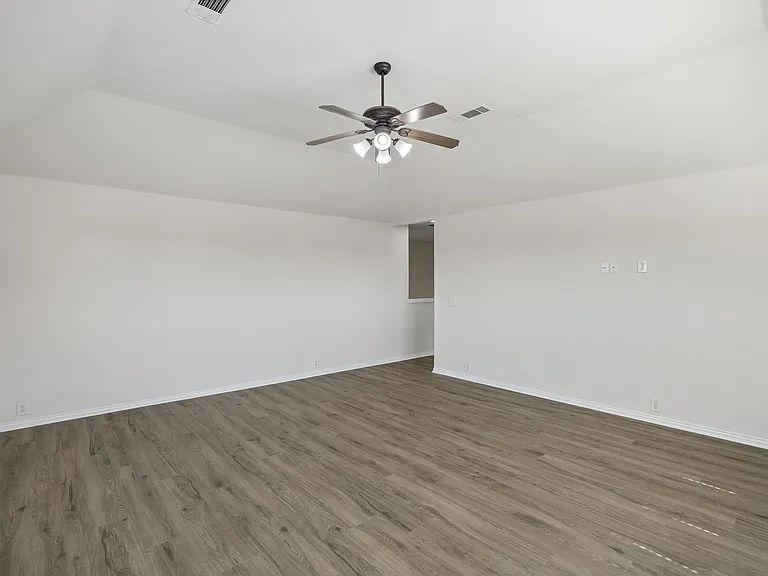 5193 Rolling Hills Dr — Photo 2