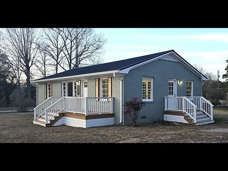 110 Franklin St — Photo 1