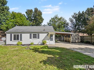 8242 Freeland Ave SW, Byron Center, MI, 49315