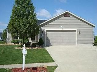 38292 Pebble Lake Trl, North Ridgeville, OH 44039