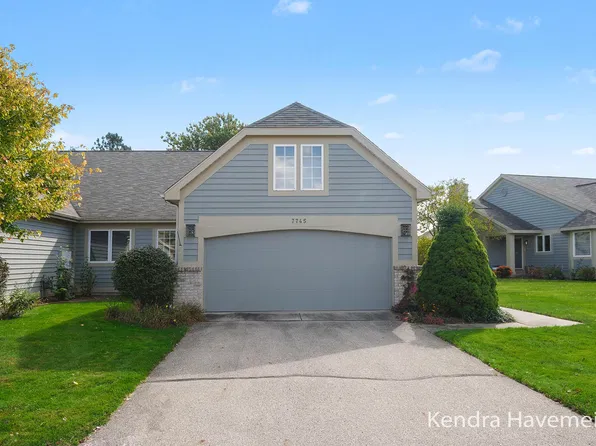 7745 Greenbrier Dr NE, Rockford, MI 49341