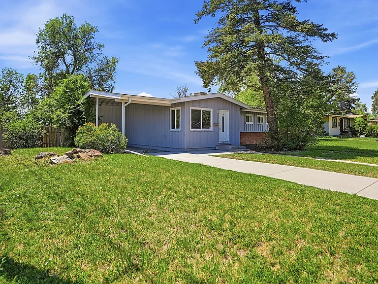 2400 Valley View Dr — Photo 4