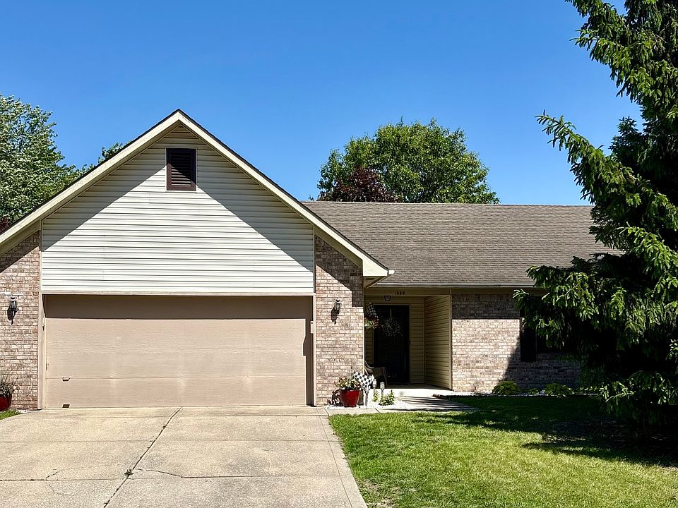 1st image of 1059 Lake Dr E