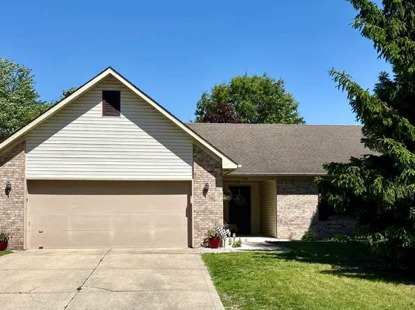 1059 Lake Dr E, Brownsburg, IN 46112