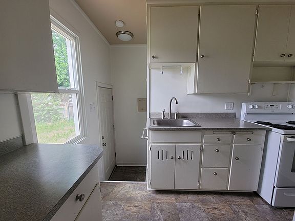 5th image of 1416 Mahan Ave
