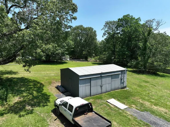 1406 Vivian St, Mena, AR 71953