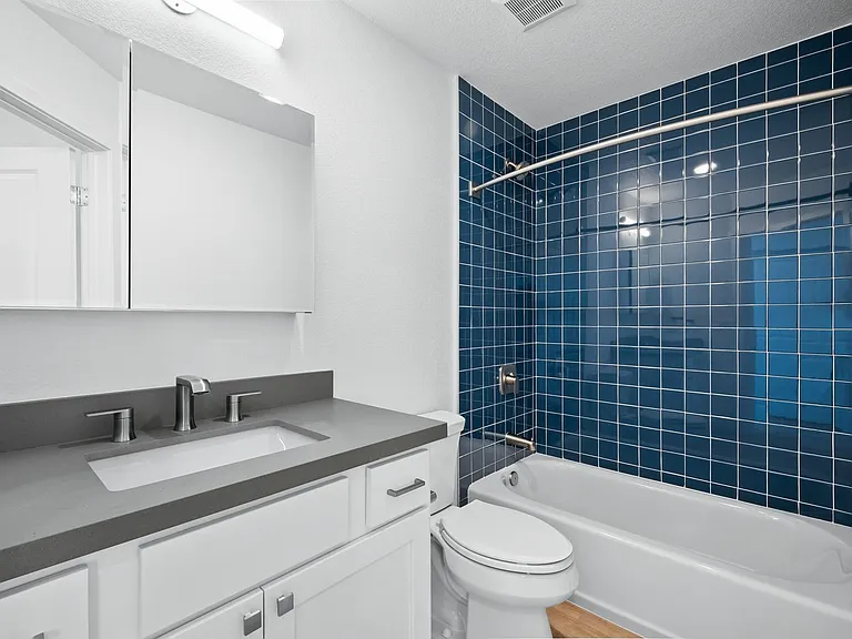 307 Pine St — Photo 17