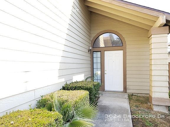 3rd image of 3624 Bridgeford Dr