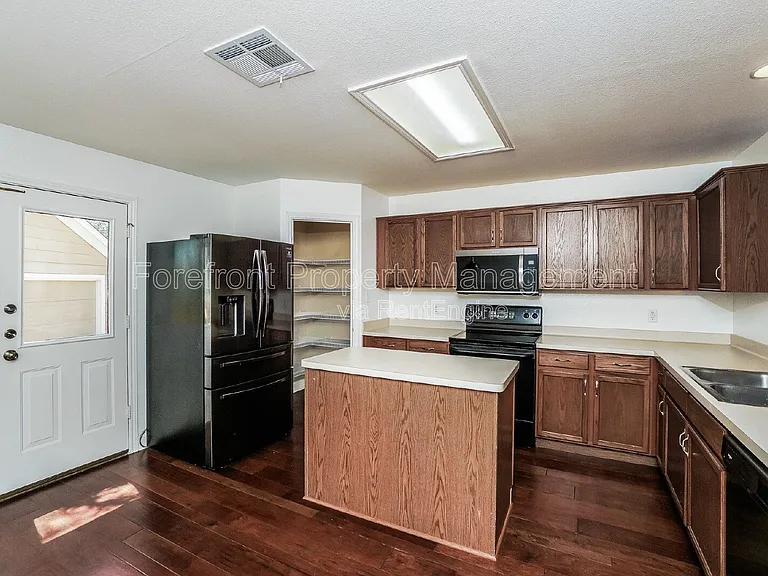539 Willow Grove Dr — Photo 7