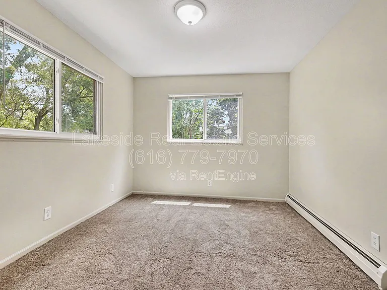 Maple Leaf Apartments — Photo 89