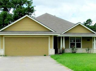 2211 Springwood Dr, Brenham, TX 77833