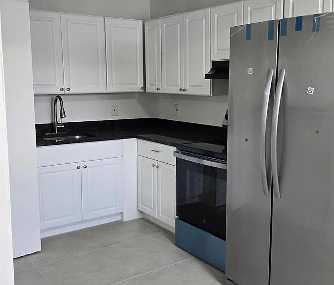 20 NW 7th Ave #6 — Photo 1