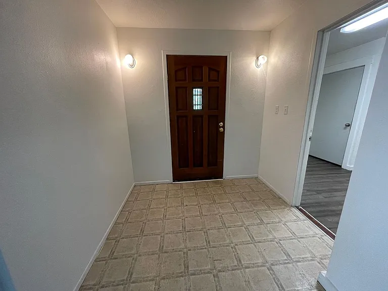 669 S Main St — Photo 5