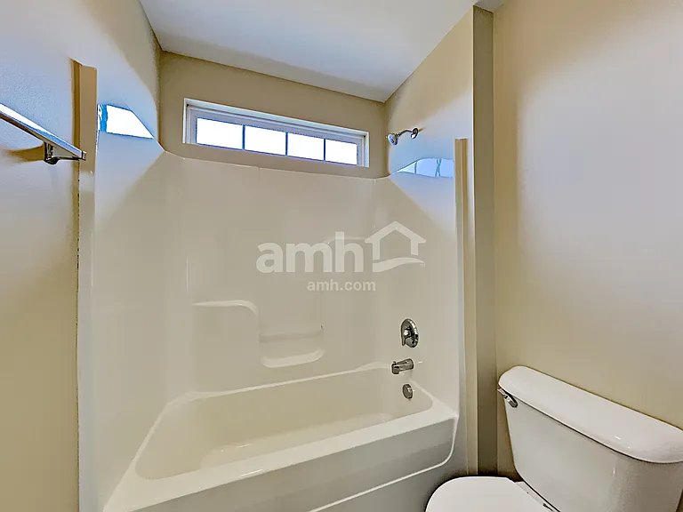 1048 Oakhall Dr — Photo 14