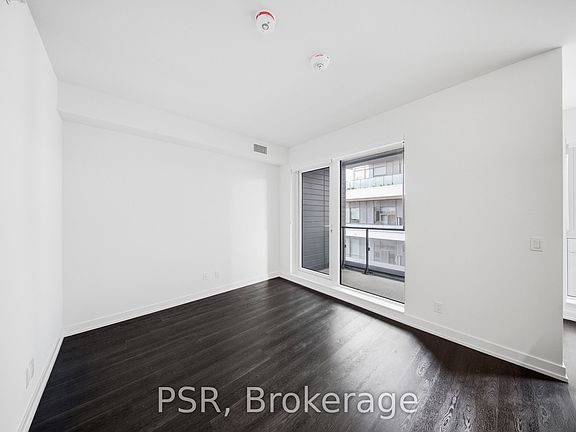 5th image of 70 Ordnance St #409