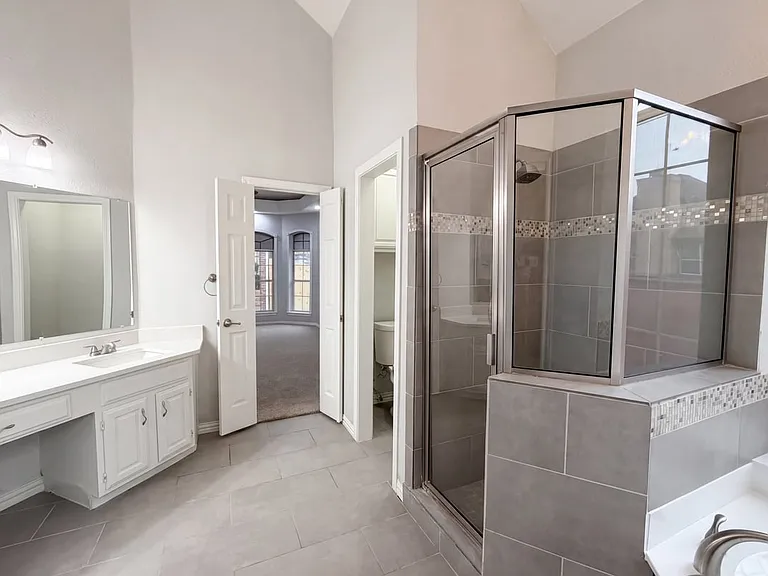 7708 Windmere Ct — Photo 1