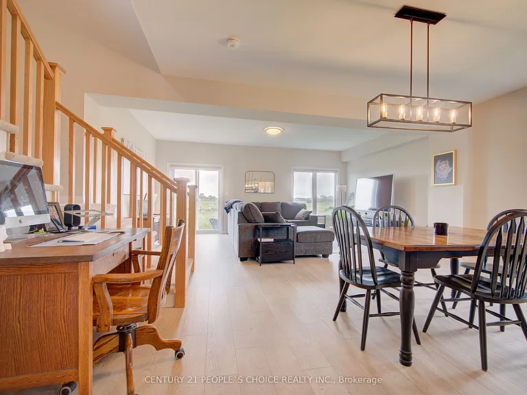 377 Bradshaw Dr — Photo 13