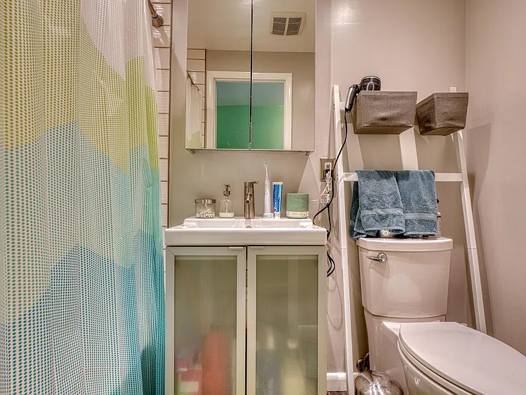 111 S Castle St — Photo 11