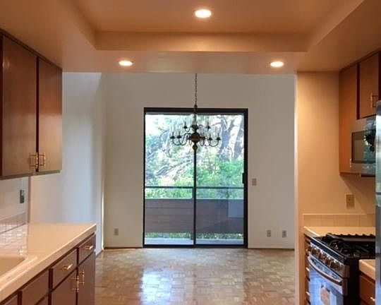 5th image of 13331 Moorpark St APT 345