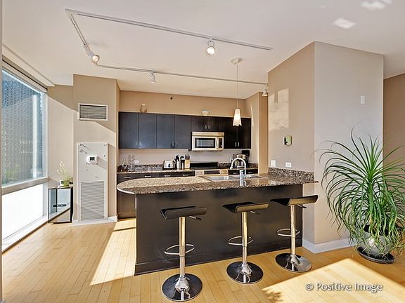 5th image of 8 E Randolph St #2608