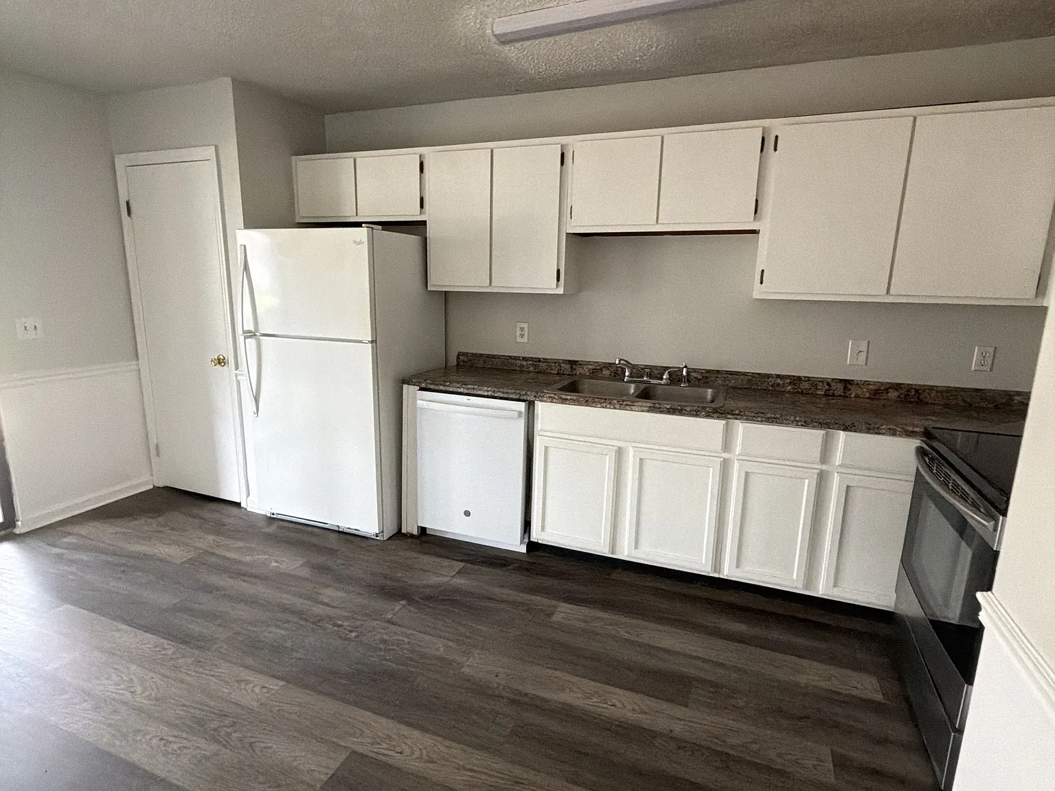 2 bed, 936 sqft, $1,500 — Photo 3