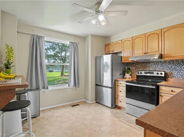265 Williamsburg Rd #16, Kitchener, ON N2E 3H1