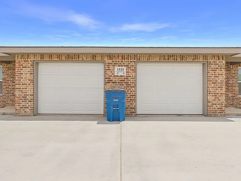 1125 Caprock St — Photo 1