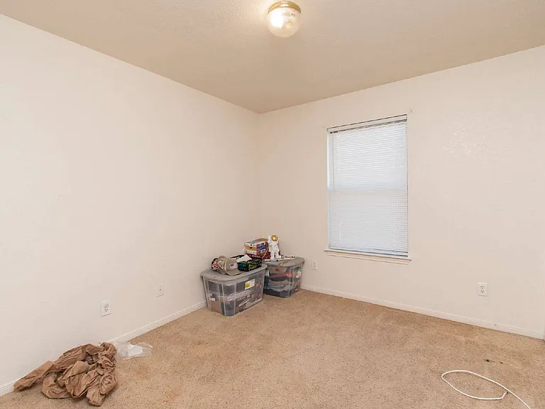 609 Bermuda #A — Photo 6