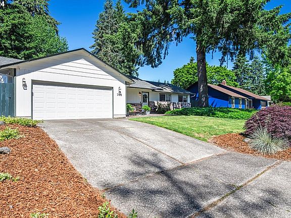 2nd image of 708 NE 147th Ave