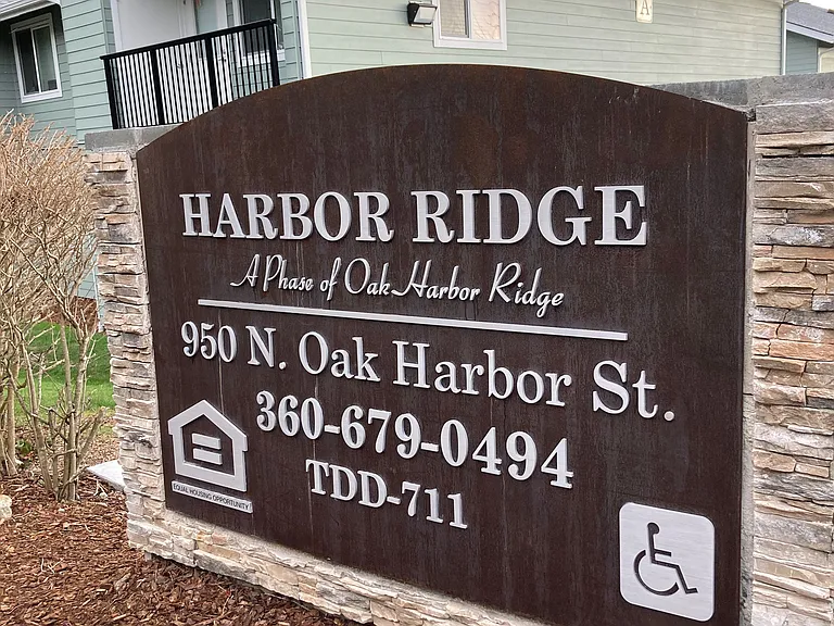 950 N Oak Harbor St #950 — Photo 3