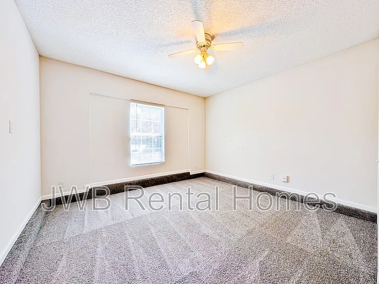 488 Arlington Rd — Photo 8