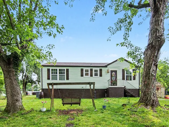 971 Woody Hills Dr, Clarksville, TN 37040