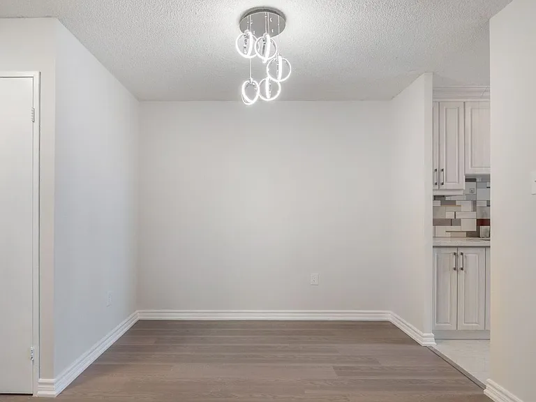 17 Knightsbridge Rd #506 — Photo 6