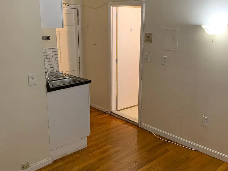 51 S Huntington Ave #103 — Photo 4