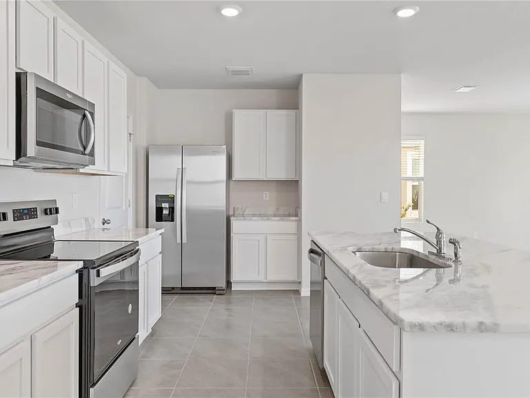 3394 Hilltop Cir — Photo 7