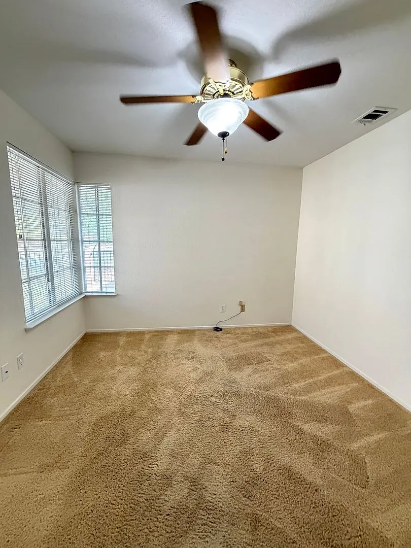 Single Story 3 bedroom home in Summerlin — Photo 3