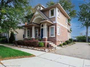 418 Oak St, Rochester, MI 48307