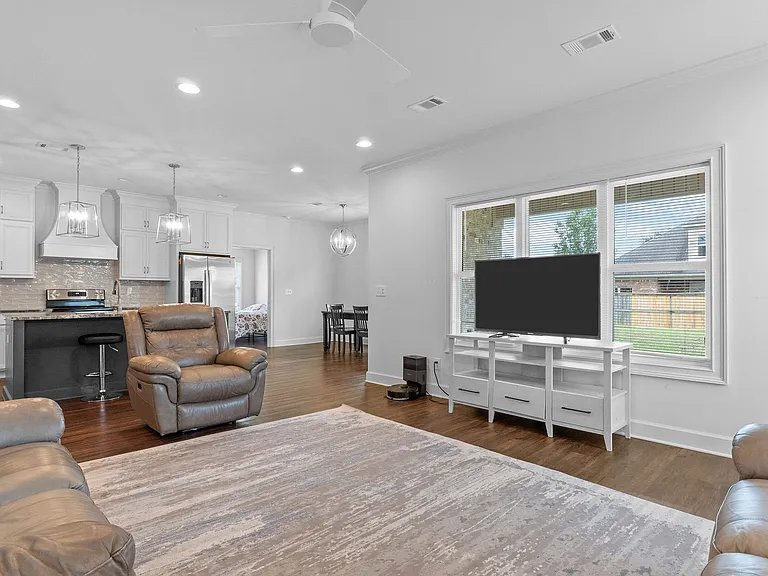 2451 Vesta Dr — Photo 12