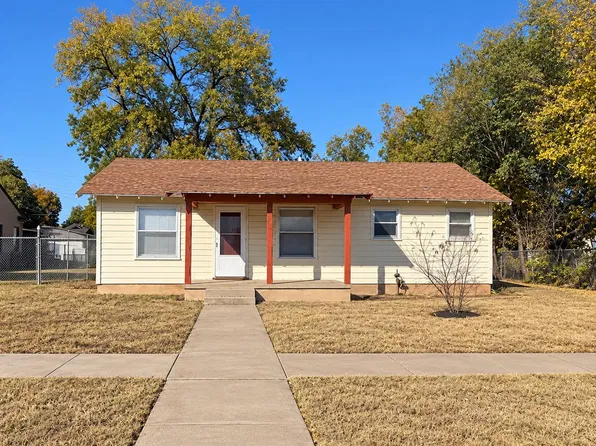 715 W Davis St, Memphis, TX 79245