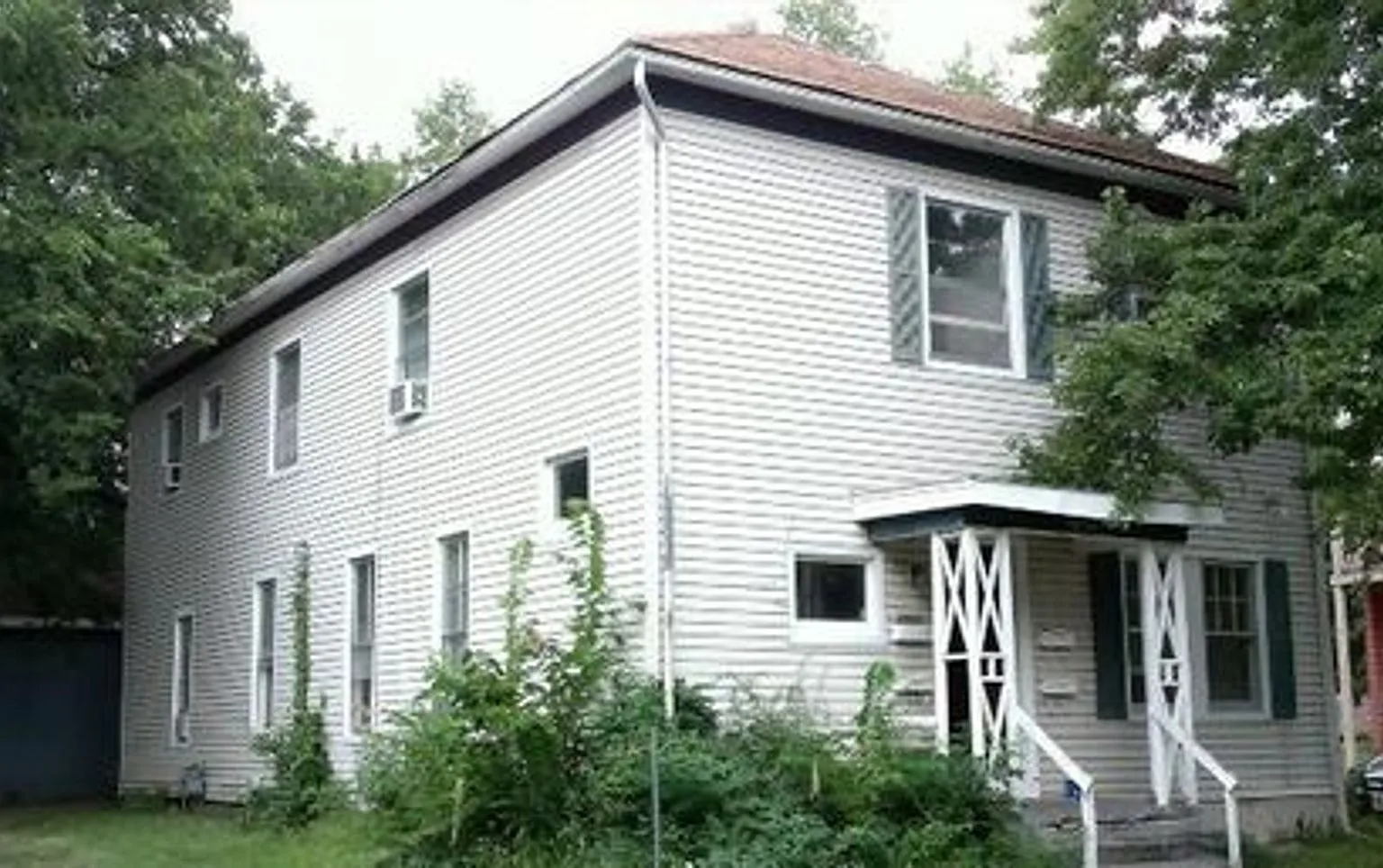 1032 C — Photo 1