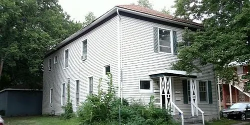 1032 C Photo 1