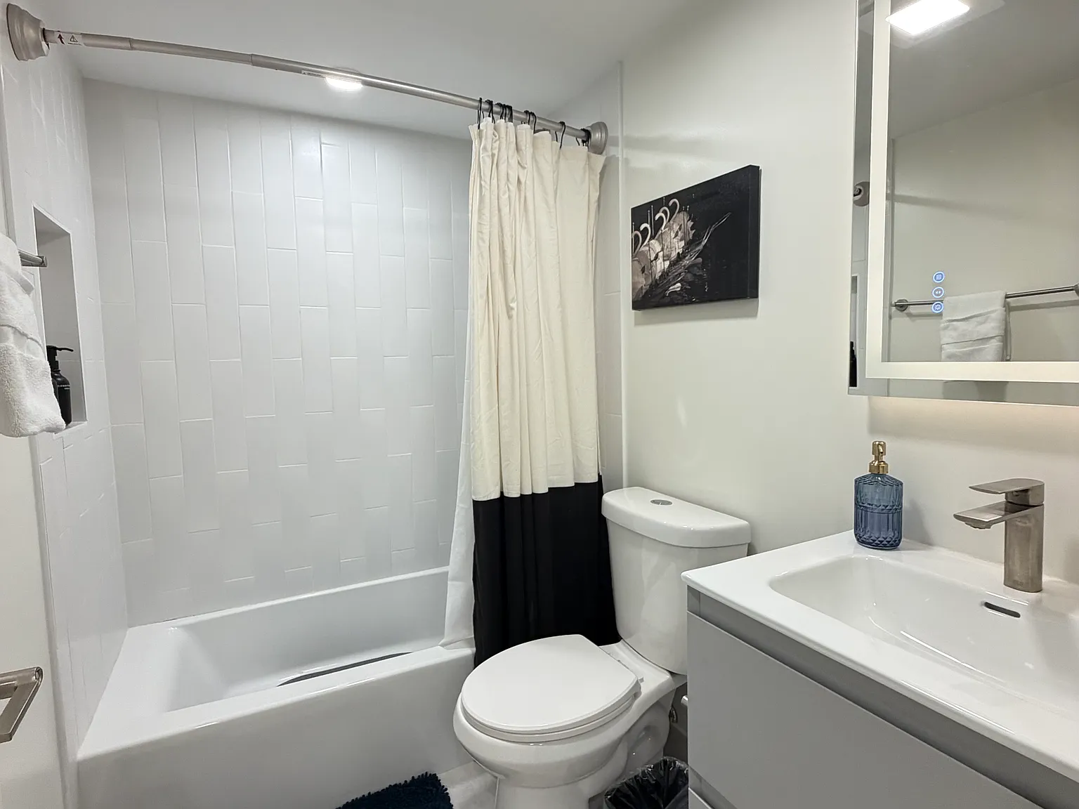 2 bed, 800 sqft, $4,000 — Photo 2
