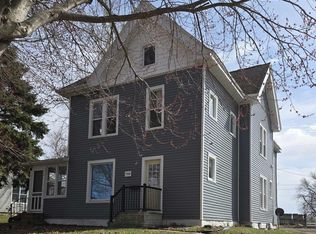 708 Park St, Reinbeck, IA