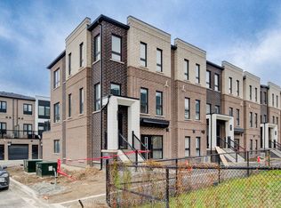 70 Kenesky Dr #20, Hamilton, ON L8B1X1