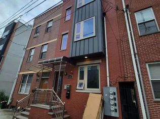 1108 Green St #3, Philadelphia, PA 19123