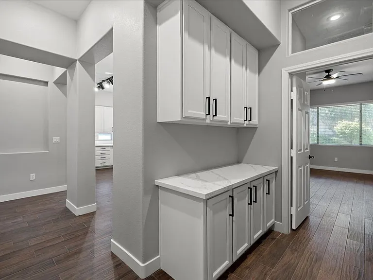 10101 Pinnacle View Pl — Photo 16