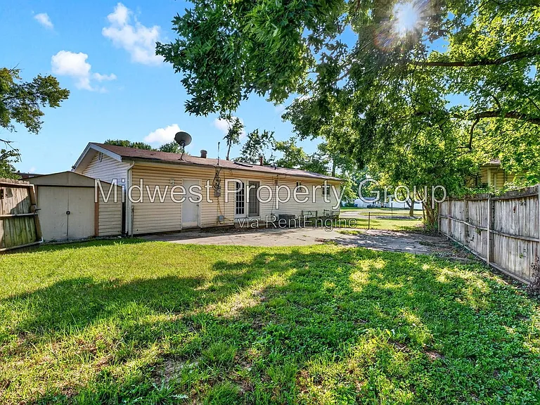 1205 Acredale Dr — Photo 25